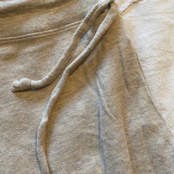 Beyond Yoga Luxe Lounge Around Jogger M NWT - Picture 2 of 2